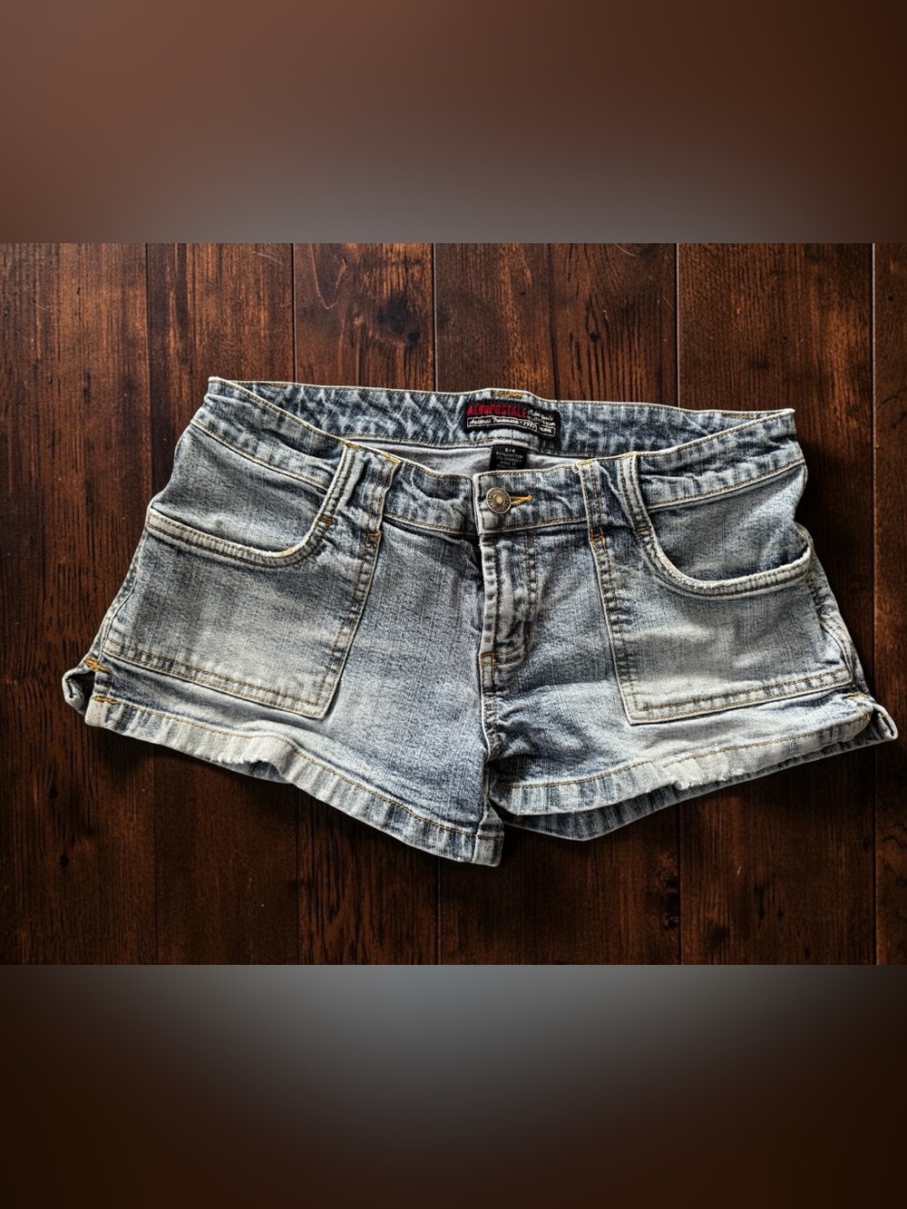 Vintage Y2K Aeropostale Womens 3/4 Low Rise Denim Short Shorts